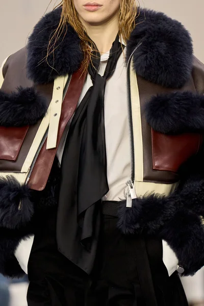 Look 24